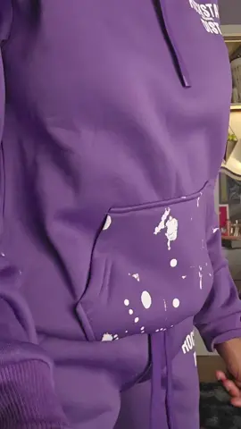 baby she is so thick and comfy I need her in a different color #clothes #fall #BackToSchool #foryou #fyp #sweatpants #sweatshirt #hoodieseason 