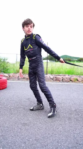 Sacando a pasear a la fiera 🏎️ 🤯  #kartodromo #kart #piloto #nomex 