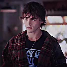 #jatp : bros got literal heart eyes :,] #julieandthephantoms#juke#charliegillespie#edit#fyp