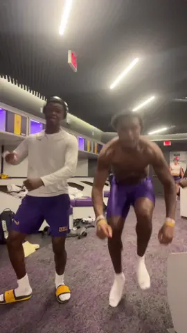 Quick trip out!😂 @Trey'Dez Green @Sheluvd1beeby @John Emery Jr 