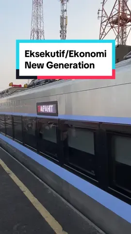 Kalo di suruh pilih, pilih mana😄. #fyp #keretaapi #keretaapiindonesia #kagajayana #kabrawijaya #kamajapahit #kamajapahitnewgeneration #keretanewgeneration #stasiunmalang 