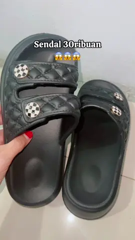 Sandal Wanita Sandal Jelly slop #sandal #sandalwanita #sandaljelly #sandaljellyslop #sandals #sandalmurah #sandalnyaman #sandalrubber #wibgajian #shopmaster 