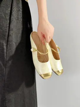 Sepatu Sandal Mules Rowey yang super kece dan ringan dan anti slip. Gercep ya karena promo hampir habis! #rowey #sepaturowey #sepatusandal #sandalwanita #sepatusandalwanita#sandalflat#sandalmules#sepatuflat#shopmaster#wibgajian 