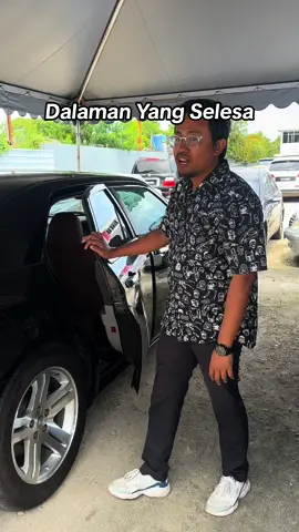 Dalaman kereta ni selesa