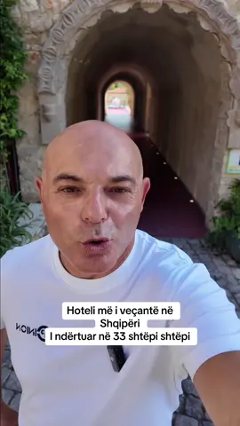 Hoteli më i veçantë në Shqipëri I ndërtuar në 33 shtëpi shekullore #zoehora #dhermi #albania #visitalbania 