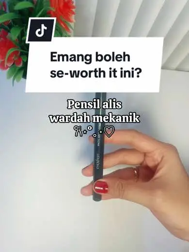 Pensil alis wardah mekanik yg biasa aku pakee,  bentuk oval pipih mudah diaplikasikan hasil presisi dan natural. Murce guys 😘 #wardah #pensilalis #matic #longlasting #waterproof #fypシ゚viral #natural 