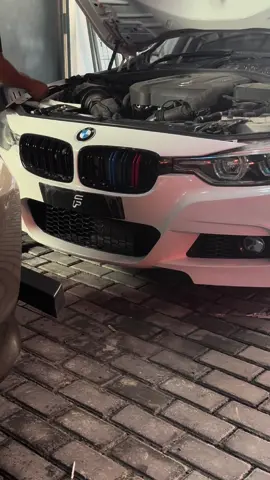 Bmw F30  #bengkel #bengkelmobil #bengkelcatmobil #bengkelcatmobildepok #bodyrepair #bmwf30 #bmwm3 #bodyservicedepok 