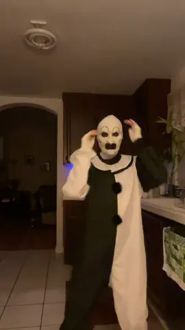 #ARTTHECLOWN || yall are sick of my ass || #terrifier #terrifiercosplay #arttheclowncosplay 