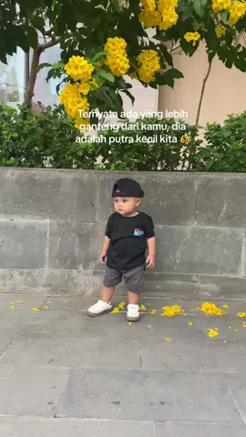 Masyallah anak mamah udah gede aja, appa nya kalah saing 🤭😍 #anaklakilaki #babyboy #masyaallahtabarakkallah #fypシ 