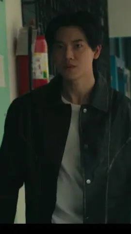 Gu gak abis2 muji Yin. Beneran ganteng cocok bgt ama perannya njirr wkwkwk Di belakang video gue kasih wajah War, biar kalian pada eling kalau big boy satu ini punyanya War. Mana pas War natep tajem sambil bawa pentungan, siap mentung siapapun yg pgn ngrebut big boynya 😂 #TRAILERJACKANDJOKER #JACKANDJOKER #หยิ่นวอร์ #yinwar #yinyin_anw #warwanarat 