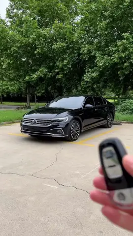 Get ready to be amazed by the 2024 VW Phideon, a luxury sedan that redefines elegance and sophistication. Take a closer look today! #Volkswagen #Phideon #LuxuryCar #CarGoals #ElegantDesign 