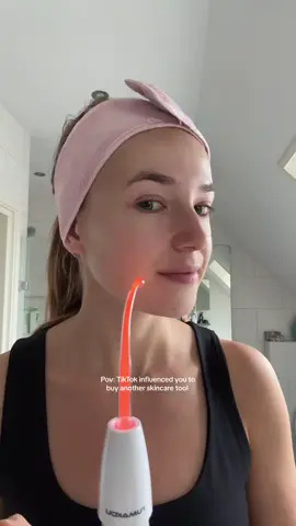 Bye bye pimples 💥 #highfrequencywand #skincare #acne #tiktokmademebuyit #fyp 