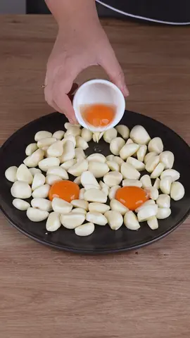 No one will believe the recipe you made with so much garlic #cooking #Recipe #EasyRecipe #quickrecipes #cook #garlic #bread #viral