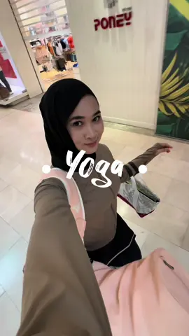 My first time trying Yoga ✨#yoga #yogagolf 