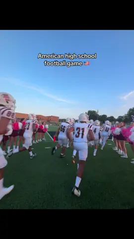 #footballgame 🏈🏟️🇺🇸 #greenscreenvideo #footballgame #exchangestudentusa #exchangestudent #annoallestero #classof2025 #senioryear #highschool #senioryear #studyingabroad #usa #cheerleading #footballusa #footballgame #americanvibes 