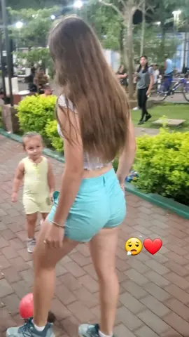 Ay la niña 🥺🥺👶❤️ y @Santiago Alvarado  mucho molesta 😤😤 #parque #futbol⚽️ #nicaragua🇳🇮 #cañito #Soccer #compartir #fypシ #paratiiiiiiiiiiiiiiiiiiiiiiiiiiiiiii #model #guapa #niña #hoy #jugar #niños 