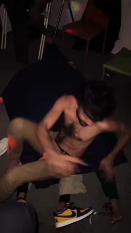 බස් එකේ 🚗🍻 #viral #fvpシ #sinhalasong 