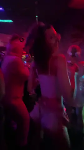 pjs & djs rave at the laundromat 