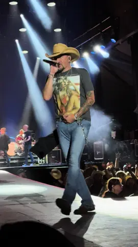 She’s Country @Jason Aldean #jasonaldean #jasonaldeanmusic #shescountry #yqm #countrylife #concert #countrymusictiktoks #concertera #concerts #countrymusic #countrymusicchallenge #yqmcountryfestival #yqmcountryfest2024 #yqmfest #jasonaldeanconcert #country 