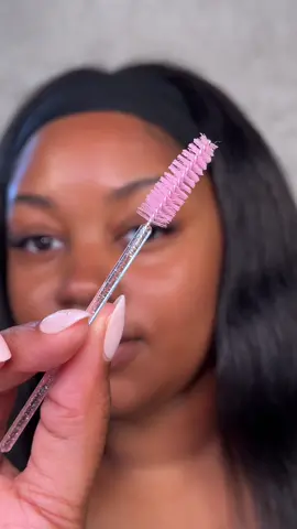 Eyebrows have to be my favorite part of my makeup. #eyebrowroutine #naturalmakeup #everydaymakeup #eyebrows #basemakeup #MakeupRoutine #eyebrowtutorial #naturalbrows #naturaleyebrows 