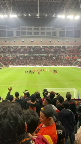Anthem Persija 🔥 Kau tak berjuang sendirian 🎶🧡 • • @Persija  • • #fypシ #fypシ゚viral #tranding #persija #persijajakarta #persija1928 #jakmania #pjfc #jakartainternationalstadium #jis #jakmania1928 