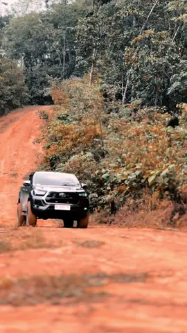 #CapCut #fyp #hilux #hilux4x4 #toyotahilux #hiluxownersclub #fortuner #innovareborn #toyota #cumidarat #dieselgang #dieselwar #diesel #4x4 #2gd #viral #masukberanda #xyzbca #jambipride #sawit 