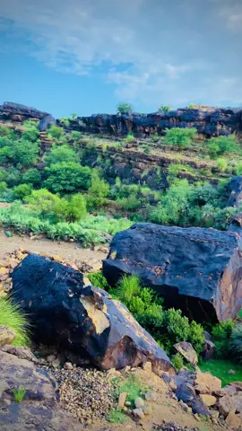 Musakhail ,sali🏔🌊🫶🏻#musakhail_mazdigrai_enjoying #beautifullvillage #khfalwatan #musakhailbeauty #afterrainview #sunsettime #beautifullvide #fypシ 