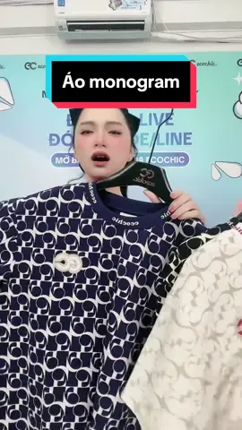 Áo được mệnh danh là áo Hương Giang quá là xinh yêu #mixandmatch #ecochic #ecochicvn #tranquynh #huonggiang 