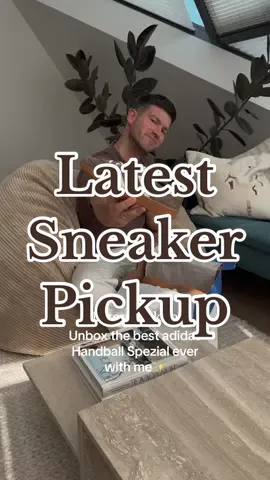Easily the best pair of adidas of all times. Do you agree? #adidasoriginals #handballspezial #adidashandballspezial #sneakernews #sneakerhead #sneakersaddict #sneakertok #unboxingvideo #sneakershopping #sneakertrends 
