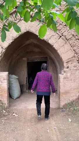 Đột nhập ngôi làng tàng hình bí ẩn