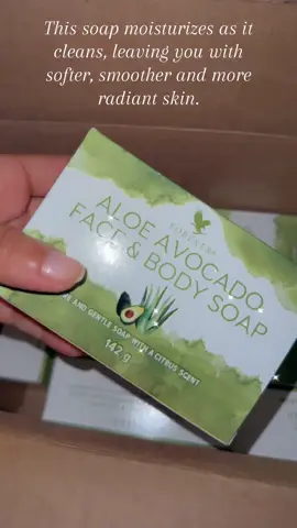 🥑Forever’s Aloe Avocado Face & Body Soap smooths, nourishes and moisturizes without irritation, even for those with sensitive skin. ✨Gentle enough for your face or your entire body, the freshly-picked citrus scent will help wake you up in the morning and the softness from Aloe Avocado Face & Body Soap will last throughout the day. . . . . . #oilyskincareroutine  #skincareproducts #aloevera #aloeveraskincare #skincareviral #mauritius🇲🇺 #aloeavocadosoap #facesoap #skincareroutine #skincaretips  #skincarerecommendations 