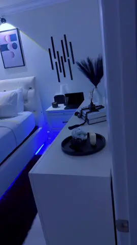 #roomdecor #luxuryhomes #interordesign #black #white #RoomTour #bedroom #bedroomdecor 