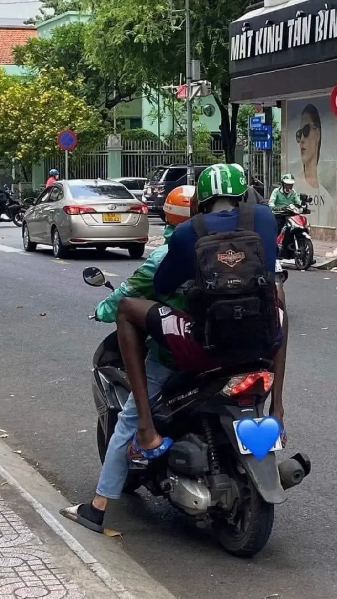 Ngày đầu chạy xe ôm , khách đánh giá 1 sao vì đi chậm hơn khách đi bộ nữa  -> kết thúc công việc #fyp #hcm #petstation97 #haihuocvuinhon #viral #funny 