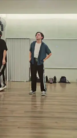 Sining by @dionelaofficial  1st Dance class of coach @phesojnimref joseph fermin and marvin mendoza I'll do this one again in the future #fyp #dance #sining #dionela #jayr #ppop #foryou #foryourpage 