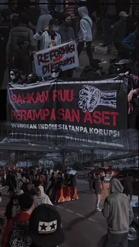 nah ini yang ditunggu tunggu dari mahasiswa, kawal terus hingga disahkan RUU perampasan aset koruptor MAHASISWA CERDAS INDONESIA EMAS #mahasiswaindonesia #demomahasiswa #daruratdemokrasi2024 #dprri #indonesia🇮🇩 ##CapCut 