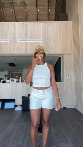 My girl @Brakiee just got married so I had to pull this out of the drafts @net 😂😭❤️ #girltrip #justagirl #fyppppppppppppppppppppppp 