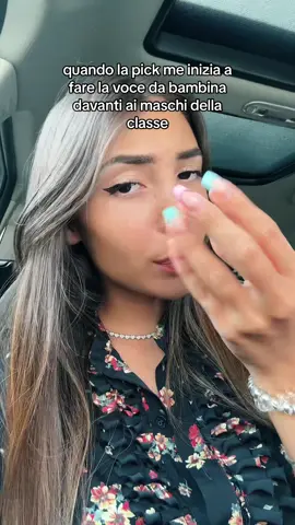 GIRLLLL😭😂 #perte #neiperte #pickme #pickmegirl #scuola #medie #liceo #ironia 