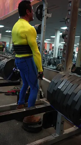 EL CAMPEON IS UNSTOPPABLE🏆 EL CAMPEON PERFORMS EPIC RACK PULLS🔥 🚨NEW CHAMPIONSONLY DROP COMING SOON 🚨GET PERSONAL VIDEO FROM EL CAMPEON LINK IN BIO 🚨BUCKED UP CODE :CAMPEON100  #elcampeon #championsonly #gym #GymTok 