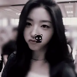 shes just a cute black cat idk #sohyun #tripleS #sohyunedit #sohyuntripleS 
