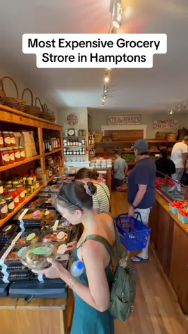 In the Hamptons trying the most expensive grocery store in the country  📍Round Swamp Farm  #hamtpons #thehamptons #montauk #groceryhaul #erewhon #groceries #expensivefood #hamptonssummer #grocerystore #expensivegroceries #lobster #chickentenders #chickencaesarsalad #pokebowl 