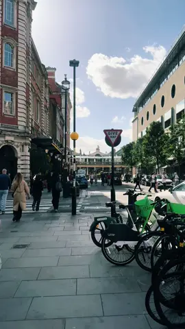 😍🇬🇧#foryou #london #viralvideo #londonlife #fyp #uk #travel #unitedkingdom #travellife #viral #uktiktok #beautifulview 