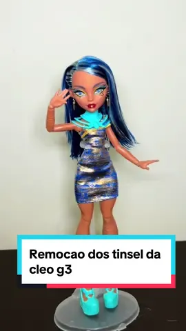 Removendo o tinsel da cleo budget g3 #l   #monsterhighdolls #tinselhair #rerootingdollhair #monsterhighg3 