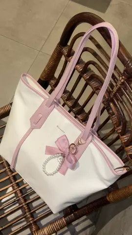 JANGAN BELI SELAIN DI TOKO OFFICIAL SHOP NYA YA, DIJAMIN PALSU ‼️ TUNGGU RESTOCK DARI BOSTANTEN (DM AJA NANTI AKU INFO KALO UDAH RESTOCK) #taswanita #totebagaesthetic #tasbostanten #shoulderbag #tasngantor 
