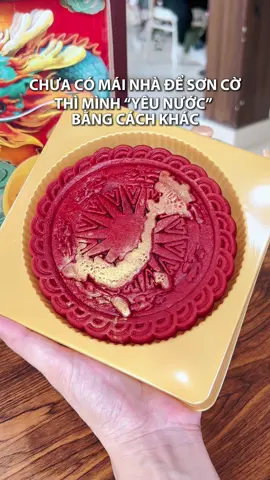 Tôi là người Việt Nam Luôn tự hào mình là người Việt Nam!! Nhưng mà bánh trung thu nhà mẹ Ỉn đẹp vừa ngon nha!! #banhtrungthu #Ancungtiktok #soholaan #reviewanngon #tiktokfood #xuhuong 