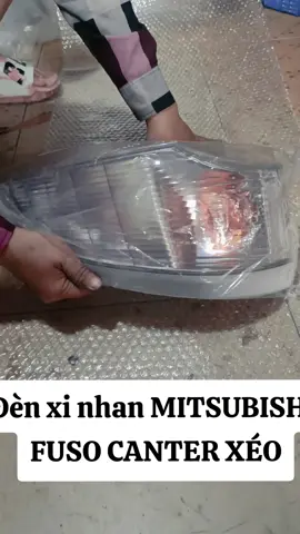ĐÈN XI NHAN MITSUBISHI FUSO CANTER XÉO #phutungotothanhdatbienhoa #phutungoto #xetai #mitsubishi #fuso 