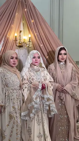 Masya Allah..... H-2 pernikahanku🥹🤍 Moment henna night bertabur bintang 🤩✨✨ Tidak henti selalu mengucapkan terimakasih kepada kakakku tercinta untuk wedding gift nyaa... 🥹🤍 @SHELLA SAUKIA @Puspita Pamela  #hennanightherlinkenza #hennanight #family #Love #gift #menikah #wedding #masyaallahtabarakallah 🤲🏻😇