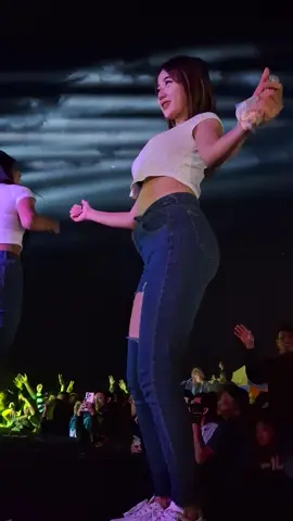 pesona mbak evelin @eveecinto #ceksound #brewog_audio #351audio #nandaaudiojember #riswandaaudio #sinarmusic #junggo #tulungrejo #batu #dancerkarnaval #viral #fyp #denbagasaudio #dancer #soundsystemjawatimur #horegjawatimur #soundviral 