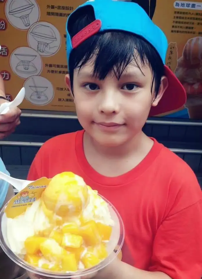 James kecil ganteng banget yaaa, pasti mama sama papanya bangga banget dan beruntung punya anak kaya James 🥺. Gak pernah menyerah dan masih mau bertahan walaupun sebelumnya dibikin kecewa sama keadaannya yang bisa dibilang, udah mau debut nih tapi gak sesuai sama harapannya. It's okay kali ini gagal, tapi gak boleh nyerah pasti bisa debut walaupun gak bareng-bareng lagi kaya dulu. Hwaiting james 💪🔥 #TraineeA #traineea #trainee_a #trainee #extrainee #james #jamestraineea #traineeajames #hybe #bighit_entertainment #txt #idolkorea #fypgakni #newboygroup #bts 