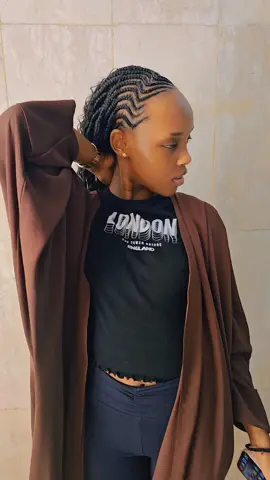 #kishgathoni #summerhair #lookgoodfeelgood #trendinggathonihairstyles #cabincrewhairstyle #braids #cornrows 