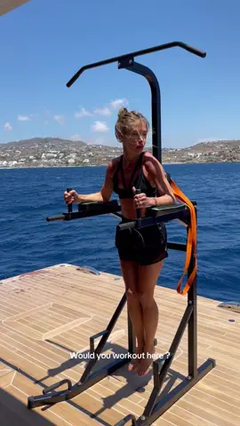 Workout and tanning as my fav combo .. and little daily motivation to myslef, just do it 💪🏼  . .  #justdoit #multitasking #yachtlife #yachtlifestyle #luxurylifestyle #luxurylife #boatlife #boating #boat #bestgym #gymview #iconic #gymmotivation #gymlover #workout #motivation #superyacht 